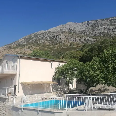 Sonja تريبينيي